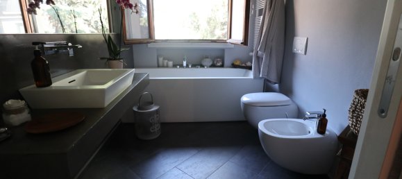 4 bedrooms Apartment in Casalecchio di Reno, Italy No. 120439 10