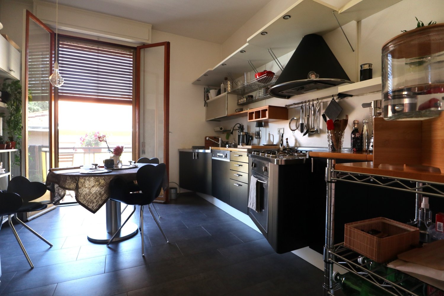 4 bedrooms Apartment in Casalecchio di Reno, Italy No. 120439