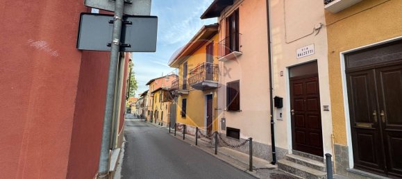 6 bedrooms House in Rivoli, Italy No. 378769 2