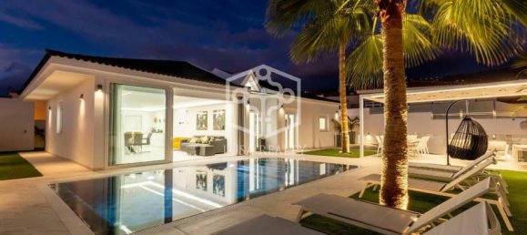 4 bedrooms Villa in Adeje, Spain No. 16416 8