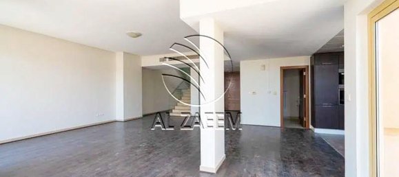 4 bedrooms Townhouse in Abu Dhabi, UAE No. 29823 6