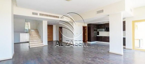 4 bedrooms Townhouse in Abu Dhabi, UAE No. 29823 5