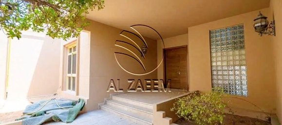4 bedrooms Townhouse in Abu Dhabi, UAE No. 29823 3