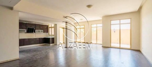 4 bedrooms Townhouse in Abu Dhabi, UAE No. 29823 4
