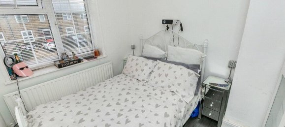 3 bedrooms House in Carshalton, United Kingdom No. 12251 6