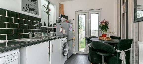 3 bedrooms House in Carshalton, United Kingdom No. 12251 10