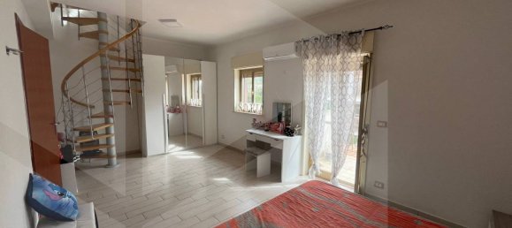 Casa de 3 habitaciónes en Messina, Italy No. 27002 36