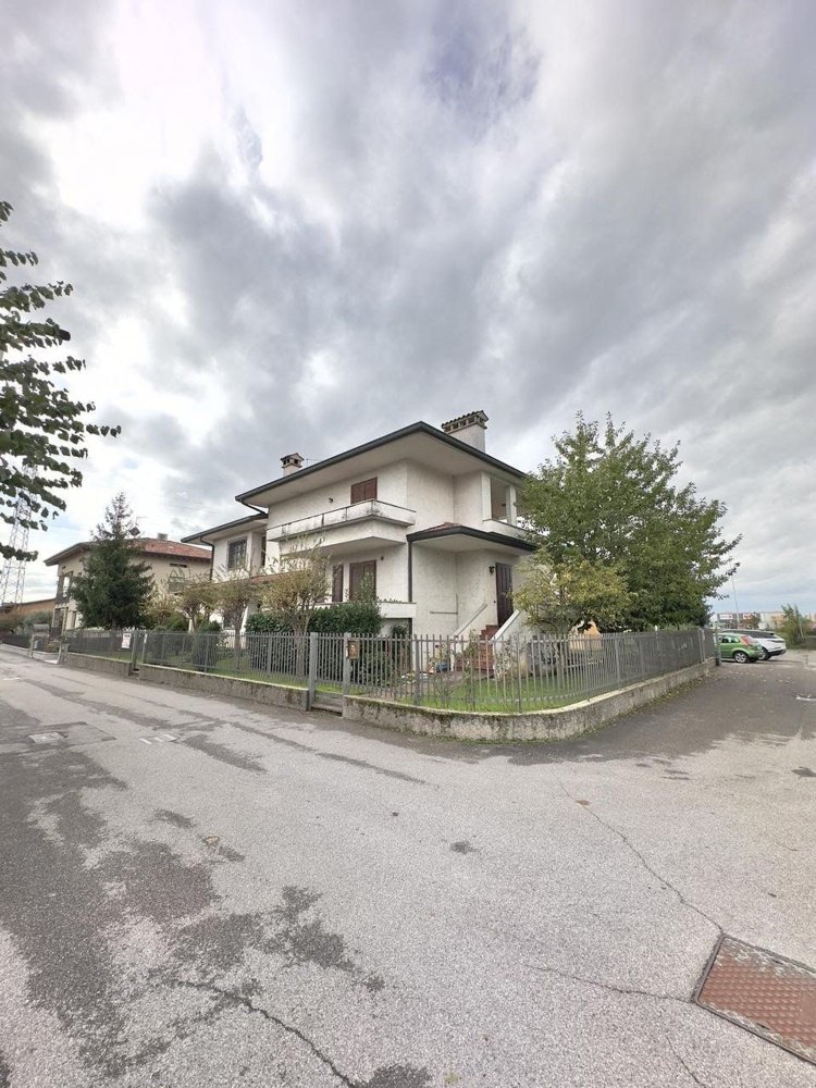 6 غرف نوم فيلا في Pedrengo, Italy رقم 389118