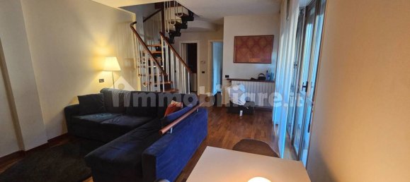 Квартира с 3 спальнями в Галларате, Италия № 147958 3