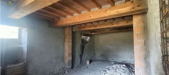 4 bedrooms Apartment in San Giustino, Italy No. 369971 8