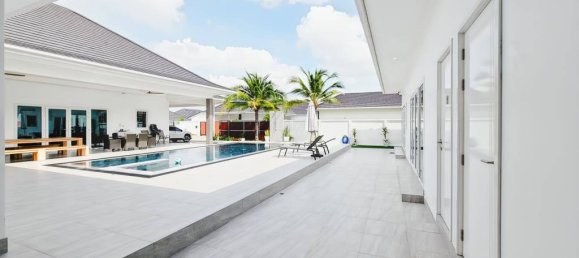 Villa de 3 dormitorios en Hua Hin, Thailand No. 25413 2