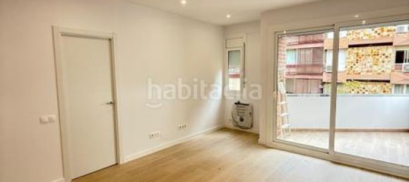 Apartamento de 3 dormitorios en Eixample, Spain No. 144079 20