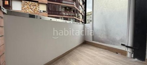 Apartamento de 3 dormitorios en Eixample, Spain No. 144079 24