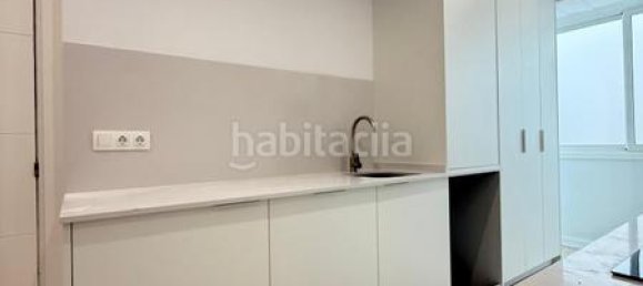 Apartamento de 3 dormitorios en Eixample, Spain No. 144079 23