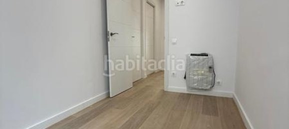 Apartamento de 3 dormitorios en Eixample, Spain No. 144079 45