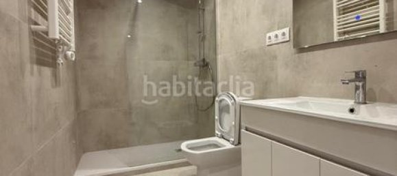 Apartamento de 3 dormitorios en Eixample, Spain No. 144079 33