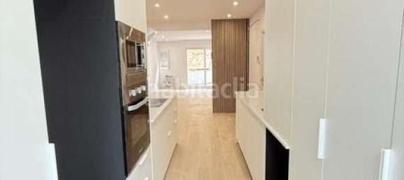 Apartamento de 3 dormitorios en Eixample, Spain No. 144079 3