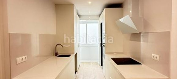 Apartamento de 3 dormitorios en Eixample, Spain No. 144079 25