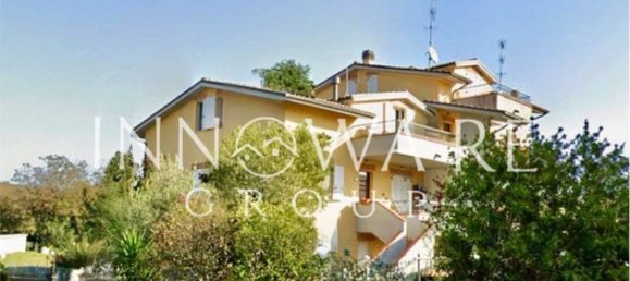 3 bedrooms House in Osimo, Italy No. 280752 2