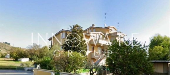 3 bedrooms House in Osimo, Italy No. 280752 3