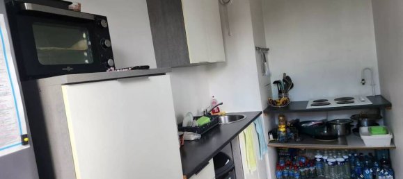 Estudio en Le Bourget, France No. 276300 2