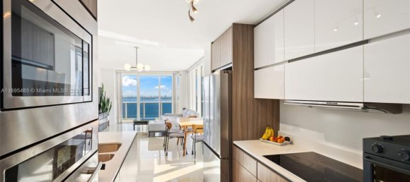 3 chambres propriété commerciale à vendre à Miami, Miami-Dade, Florida, USA № 614848 10