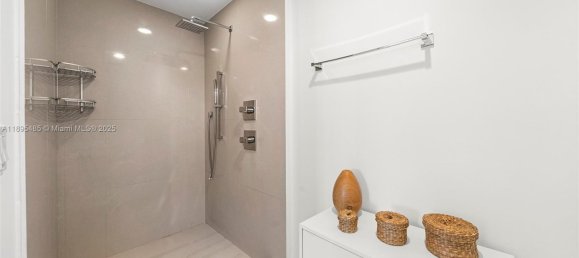 3 chambres propriété commerciale à vendre à Miami, Miami-Dade, Florida, USA № 614848 18