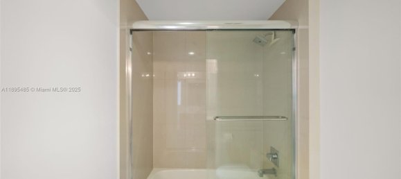 3 chambres propriété commerciale à vendre à Miami, Miami-Dade, Florida, USA № 614848 23