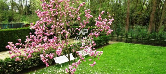 4 bedrooms Apartment in Versailles, France No. 291771 2