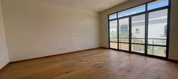 Villa de 6 dormitorios en Khalifa City, UAE No. 29259 3