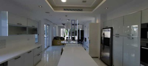 Propiedad comercial de 6 dormitorios en Pyrgos, Cyprus No. 82736 8