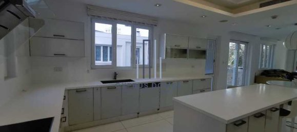 Propiedad comercial de 6 dormitorios en Pyrgos, Cyprus No. 82736 10