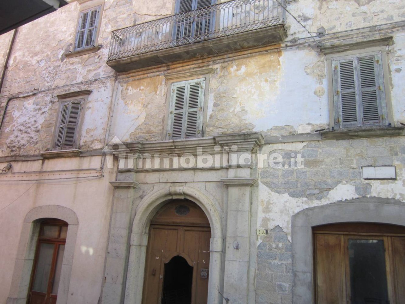 5 rooms Building in Molise, Italy No. 333548