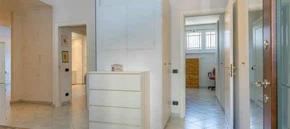 2 bedrooms Apartment in Como, Italy No. 67942 8