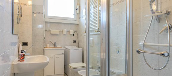 2 bedrooms Apartment in Como, Italy No. 67942 24