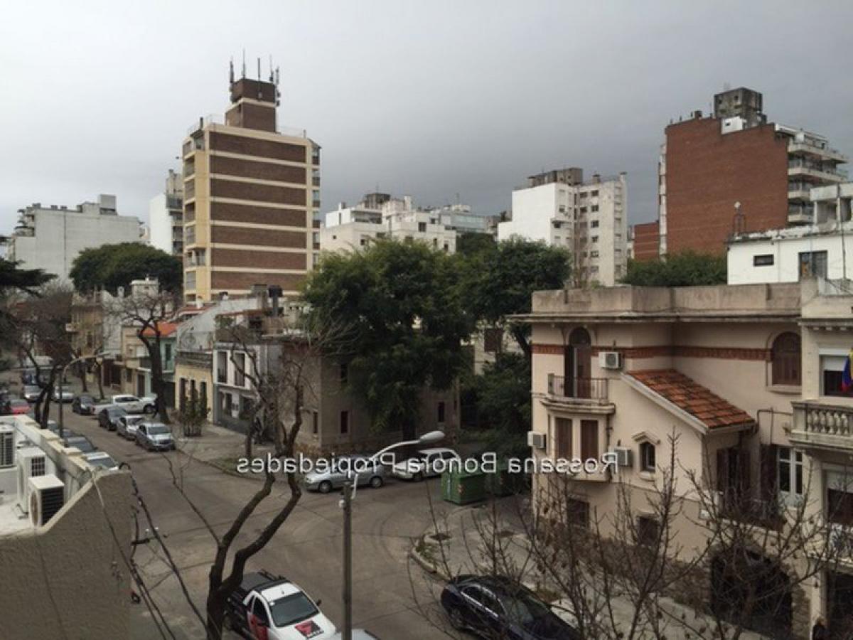3 bedrooms Apartment in Montevideo, Uruguay No. 1087