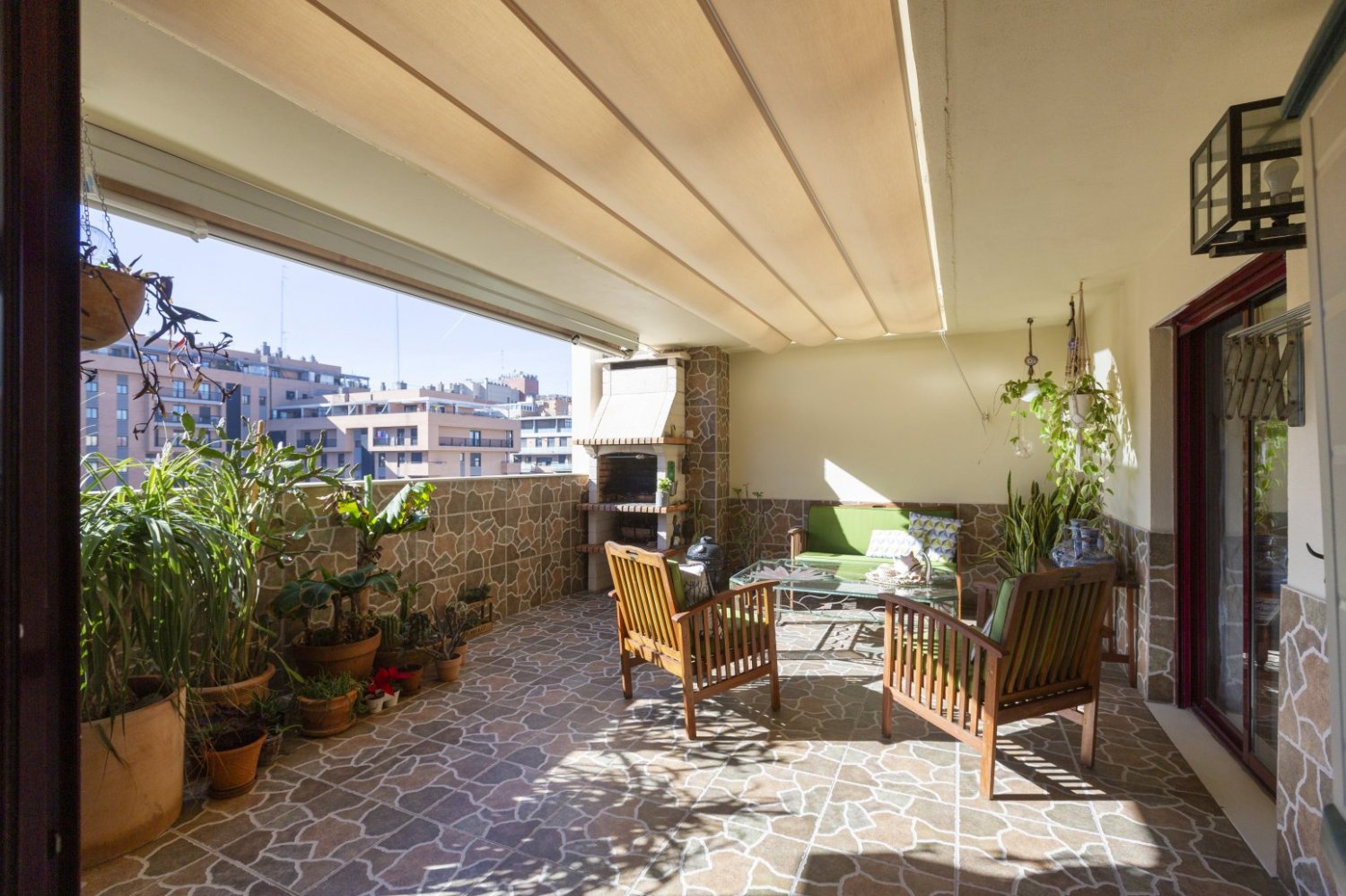 4 bedrooms Apartment in Valencia, Spain No. 15132