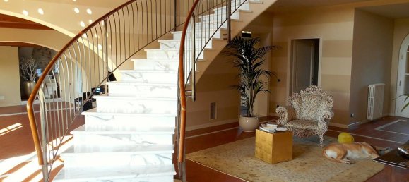 6 bedrooms House in Montecarlo, Italy No. 209 2