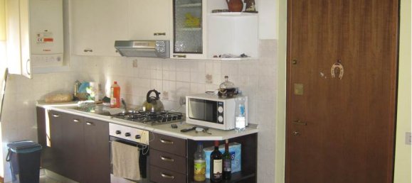 2 bedrooms Apartment in Carugo, Italy No. 361733 5