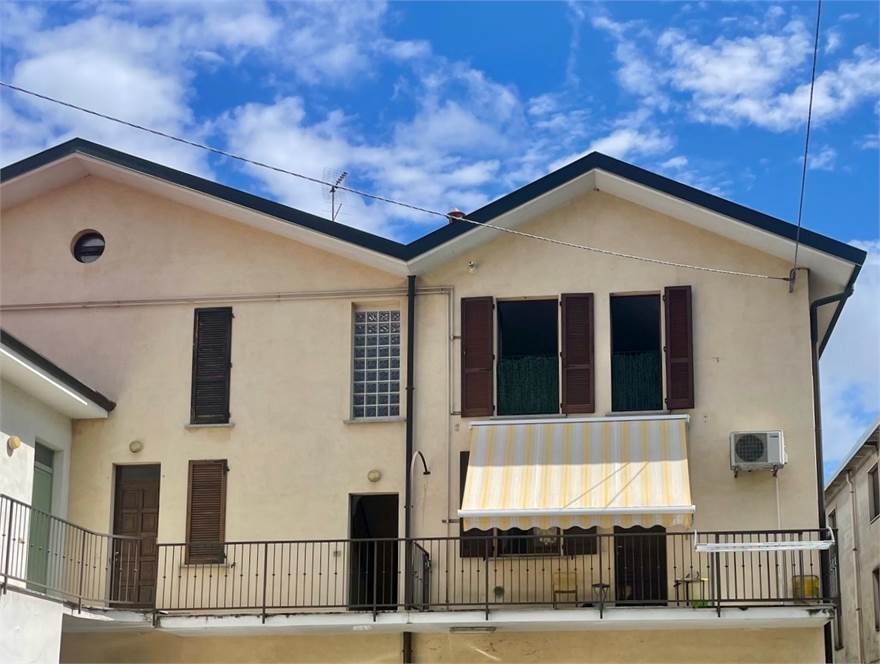 2 bedrooms Apartment in Carugo, Italy No. 361733