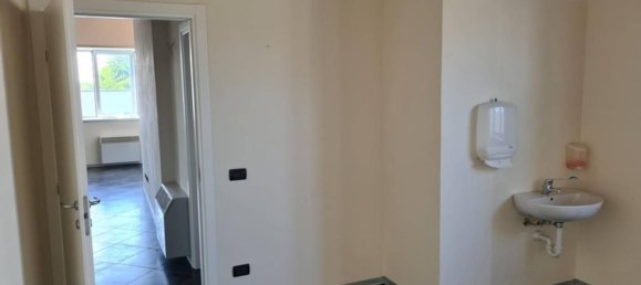 Коммерческая недвижимость 250м² в Куистелло, Италия № 319664 15