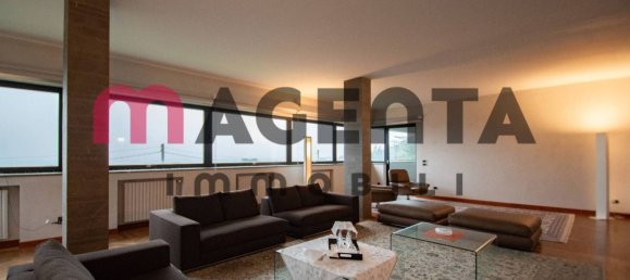 5 bedrooms Villa in Brescia, Italy No. 277029 18