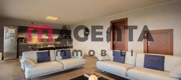 5 bedrooms Villa in Brescia, Italy No. 277029 7