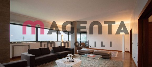 5 bedrooms Villa in Brescia, Italy No. 277029 16