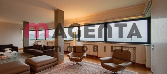 5 bedrooms Villa in Brescia, Italy No. 277029 14