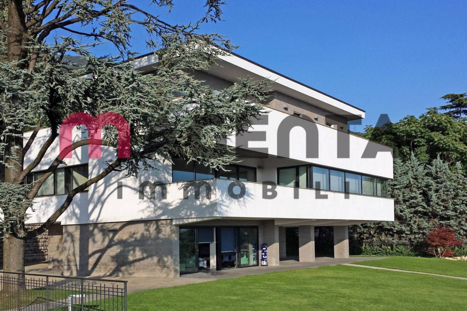 5 bedrooms Villa in Brescia, Italy No. 277029