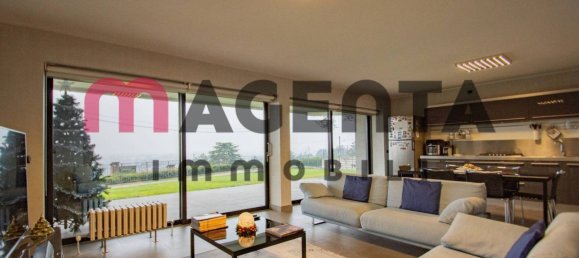 5 bedrooms Villa in Brescia, Italy No. 277029 2