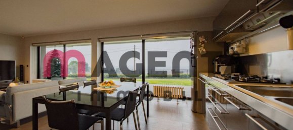 5 bedrooms Villa in Brescia, Italy No. 277029 4