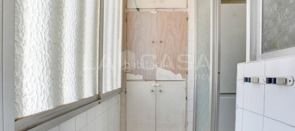 3 bedrooms Apartment in L'Hospitalet de Llobregat, Spain No. 161748 6