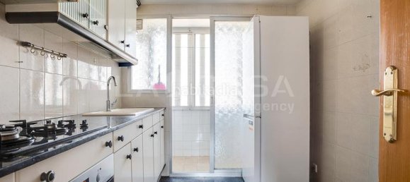 3 bedrooms Apartment in L'Hospitalet de Llobregat, Spain No. 161748 3